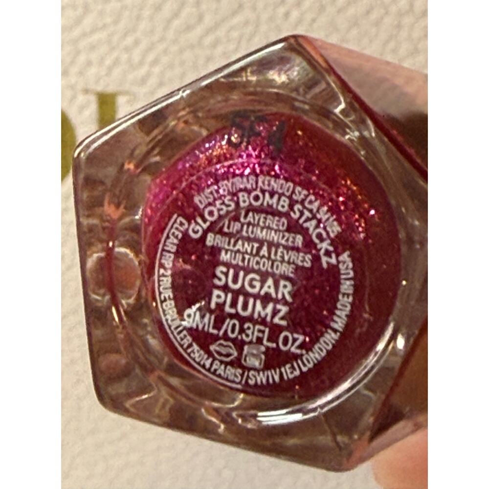 Fenty Beauty Gloss Bomb Universal Lip Luminizer - SUGAR PLUMZ - NEW no box - Picture 3 of 3